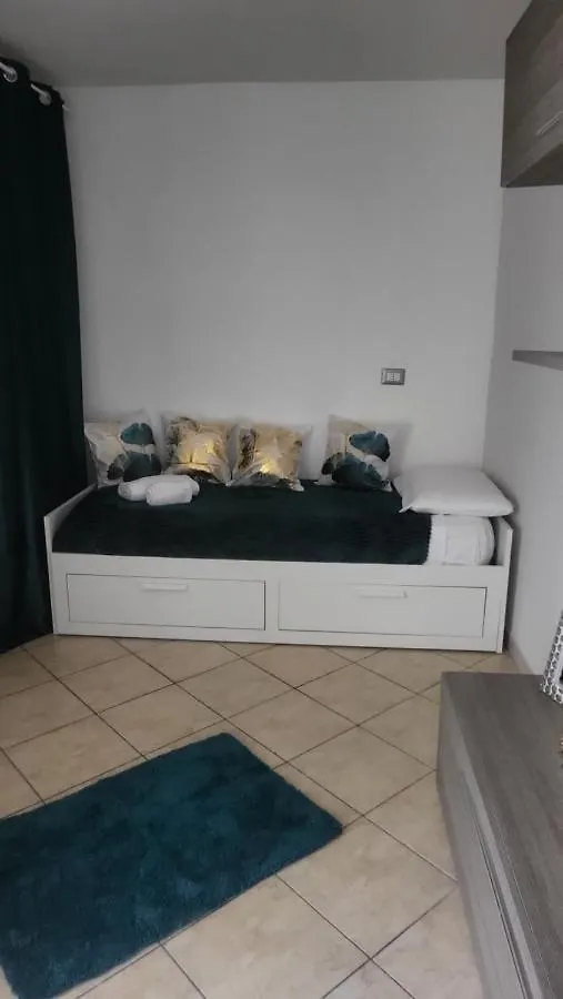 דירות קטאניה Chalaro' Apartament 0*,  איטליה
